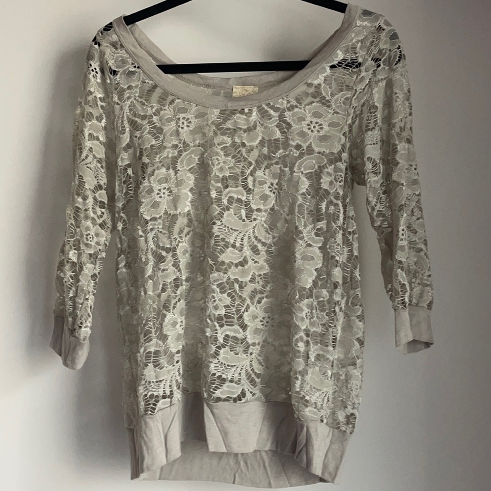 Gray Lace Daytrip